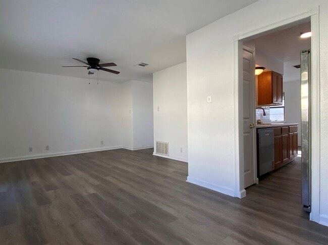 Building Photo - 5813 Signal Point