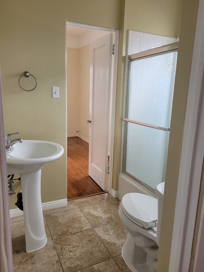 Foto del edificio - 3917 E Mayfield St