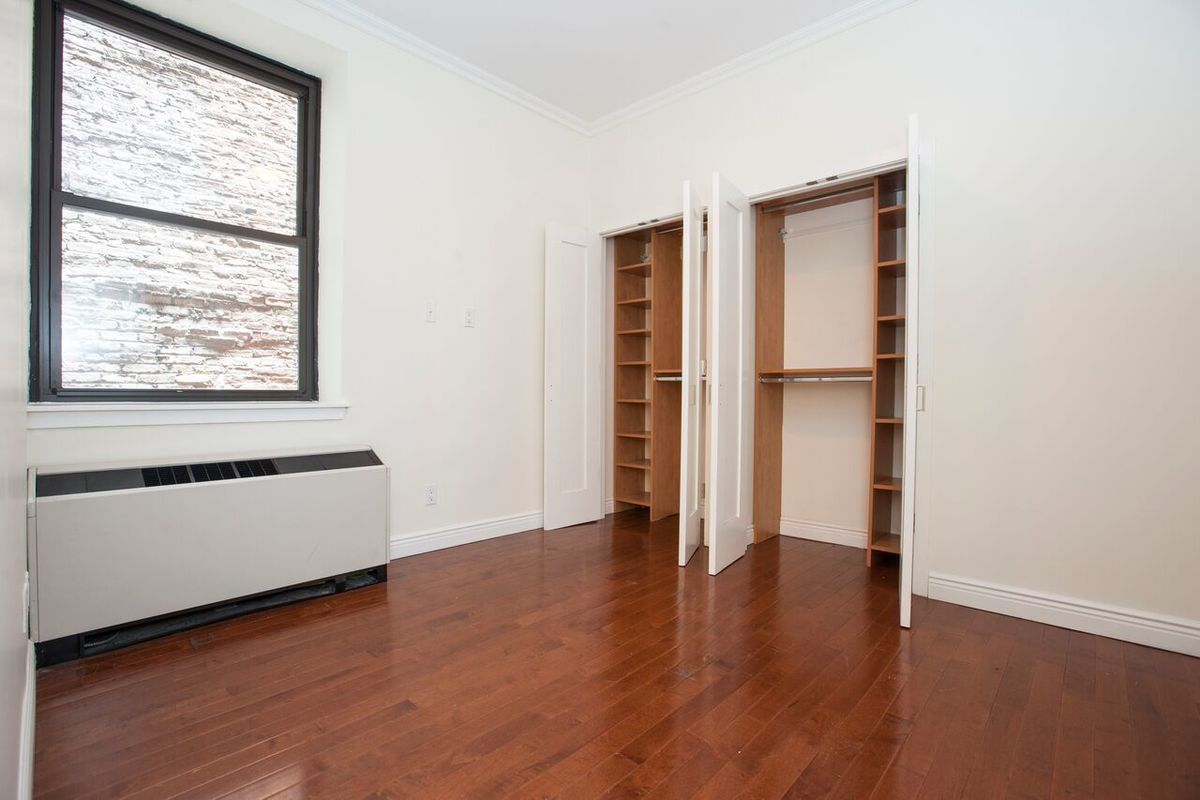 Primary Photo - 488 7th Ave