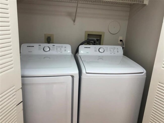 Building Photo - 729 NW 92nd Ave