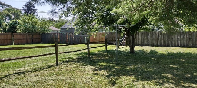 Foto del edificio - Charming Mid-Century Ranch in North Linden!