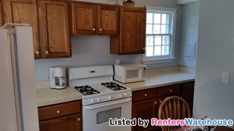 Building Photo - 9204 51st Ave