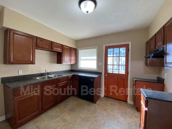 Building Photo - 963 Linwood Rd