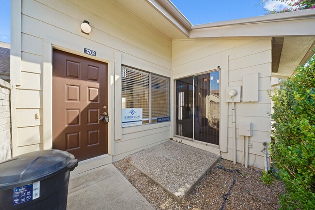 Building Photo - 3208 Windchase Blvd