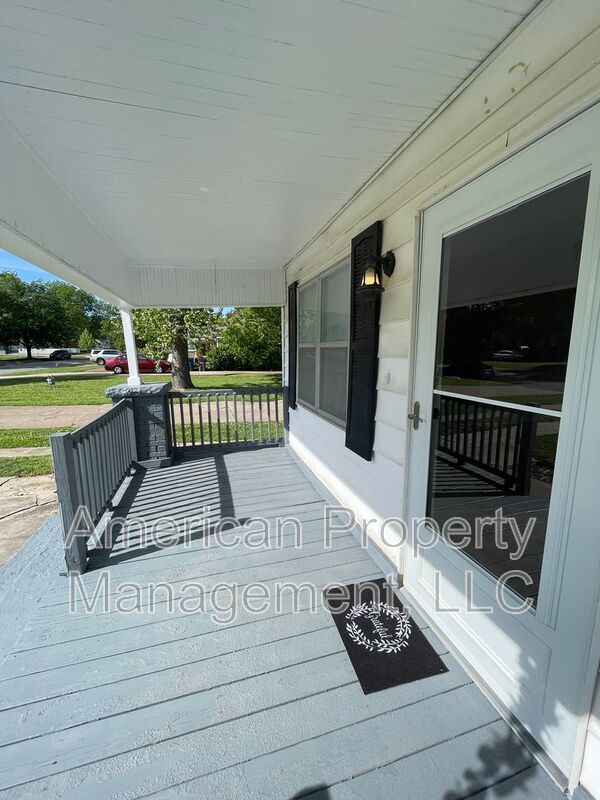 Building Photo - 1227 S College Ave