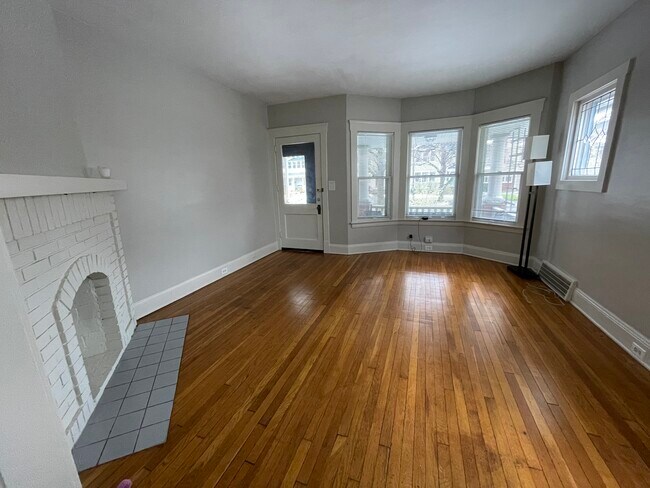 Living Room - 2615 Hampshire Rd