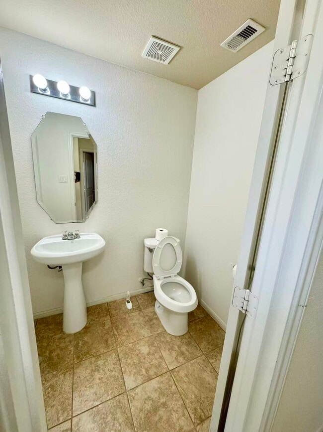 Building Photo - 9218 Adobe Sky Ct