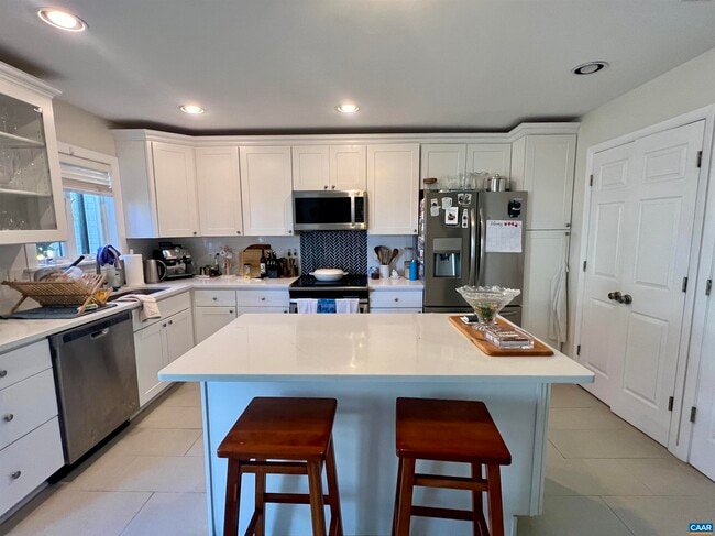 Foto del edificio - 327 Harvest Dr