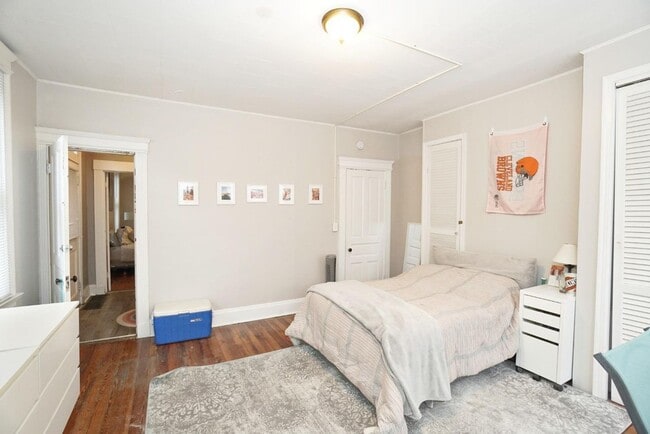 Foto del edificio - 5 Bedroom/ 2 Bathroom on Fairview Mins. from UC Campus Only $695/pp ($3475/mo)!