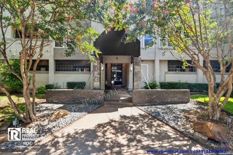 Foto principal - 4104 N Hall St