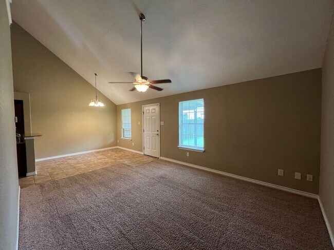 Foto del edificio - 1470 N Belknap St