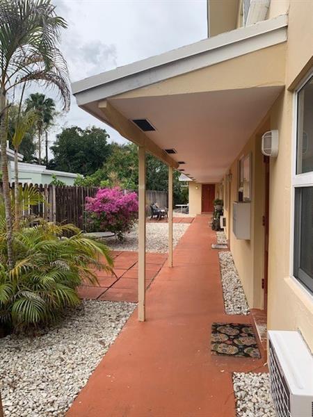 Foto del edificio - 1129 NE 17th Ter