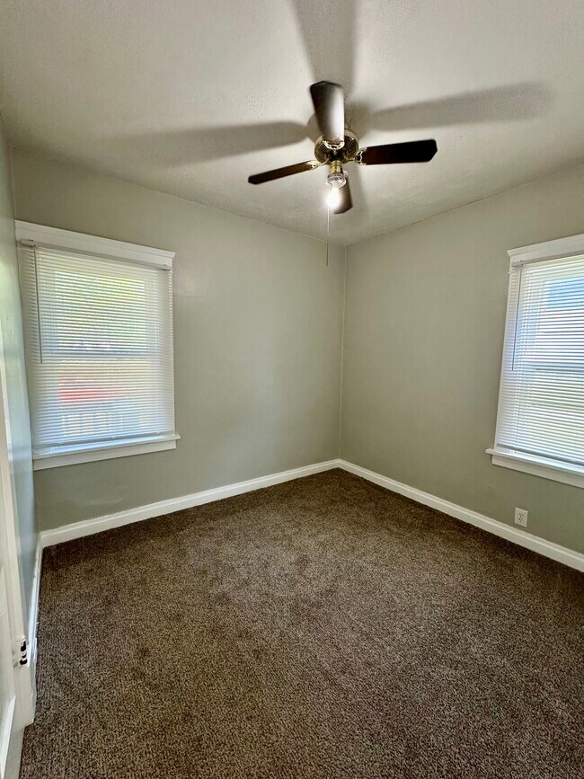 Foto del edificio - 1037 E 169th St