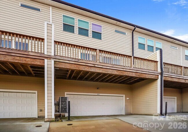 Foto del edificio - 108 Glencoe Ln