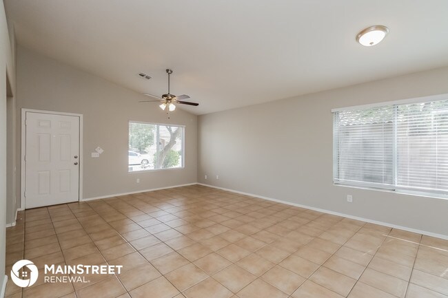 Foto del edificio - 8639 E Crescent Ave