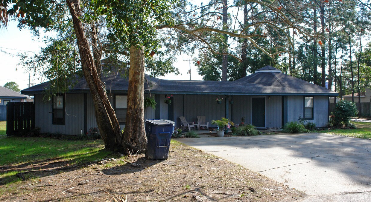 Foto del edificio - 1300-1304 Grace Ave