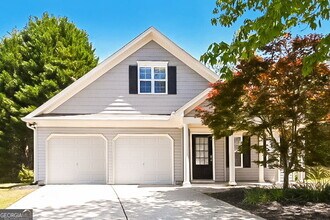 Building Photo - 332 White Oak Way