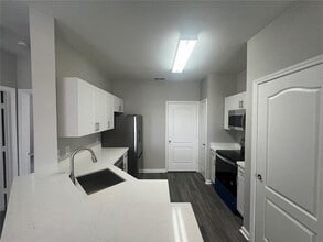Building Photo - 18046 Villa Creek Dr