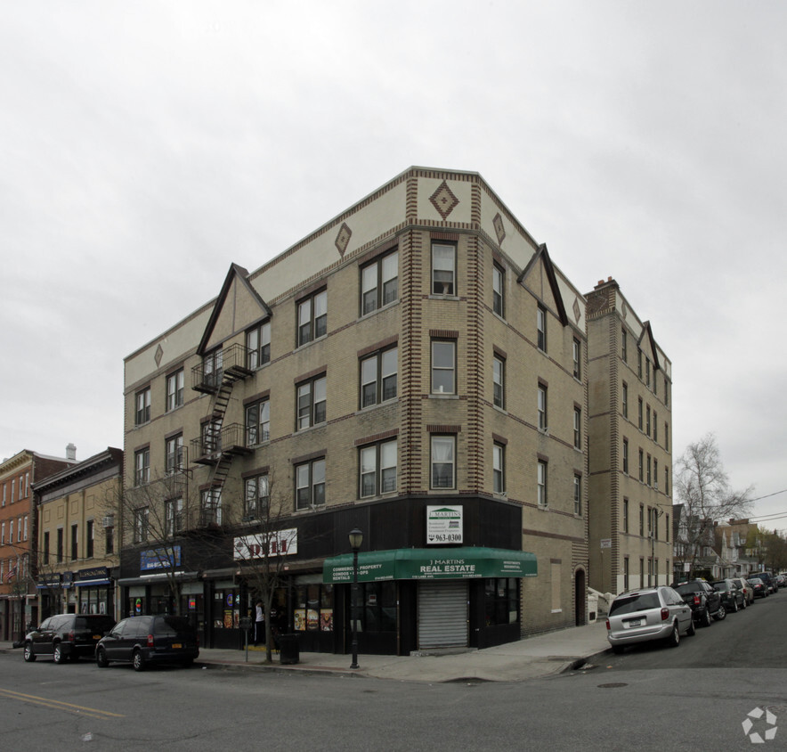 Foto principal - 110-114 Lake Ave
