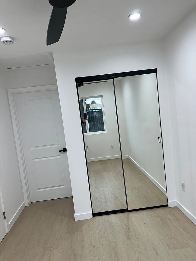 Building Photo - 1444 Cerritos Ave