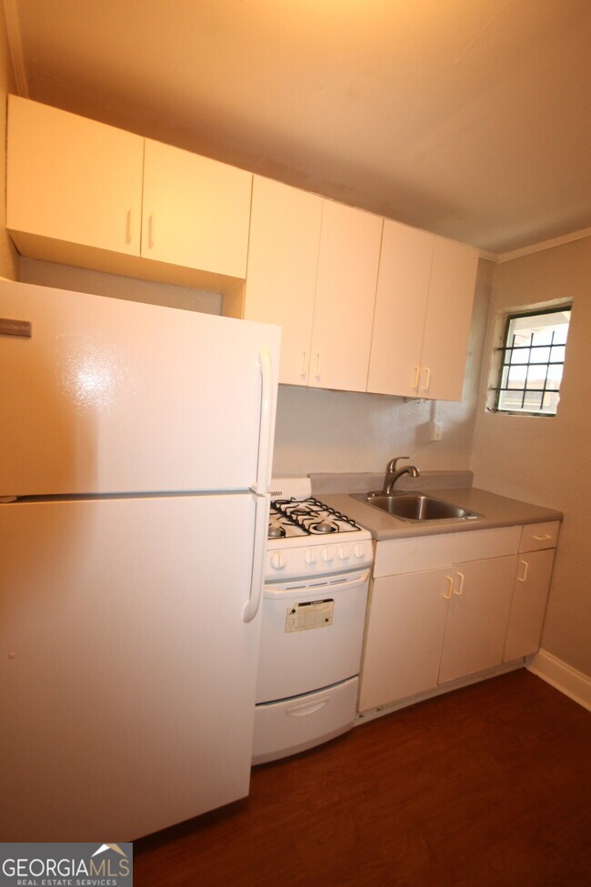 Foto del edificio - 758 St Charles Ave NE