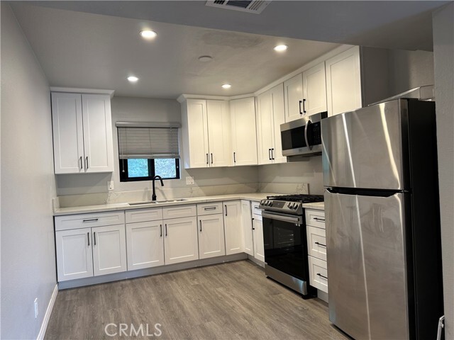 Building Photo - 1362 Club View Dr
