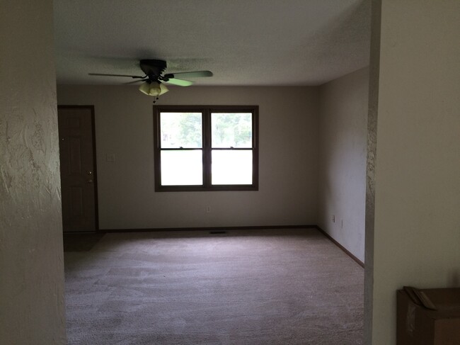 Building Photo - 106 Jefferson Dr