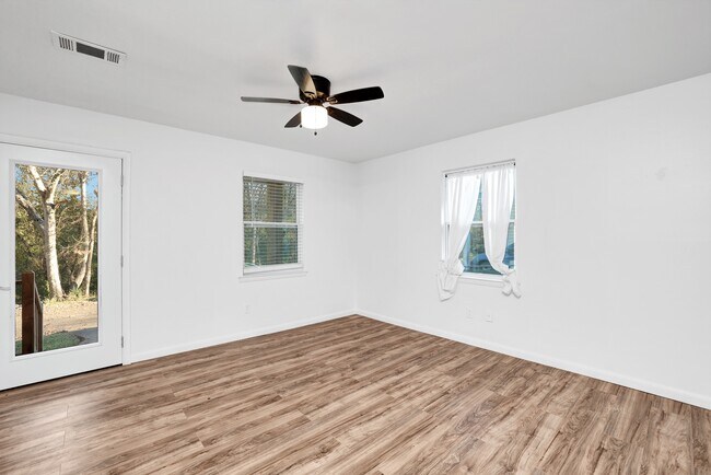 Building Photo - 6220 Kale Ave