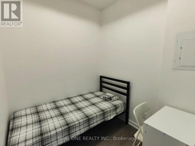 Building Photo - 56 Forest Manor Rd