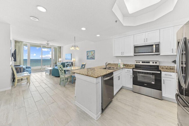 Building Photo - 455 E Beach Blvd