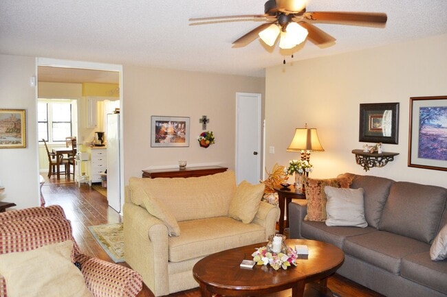 Foto del edificio - West Gate Area | Furnished | House