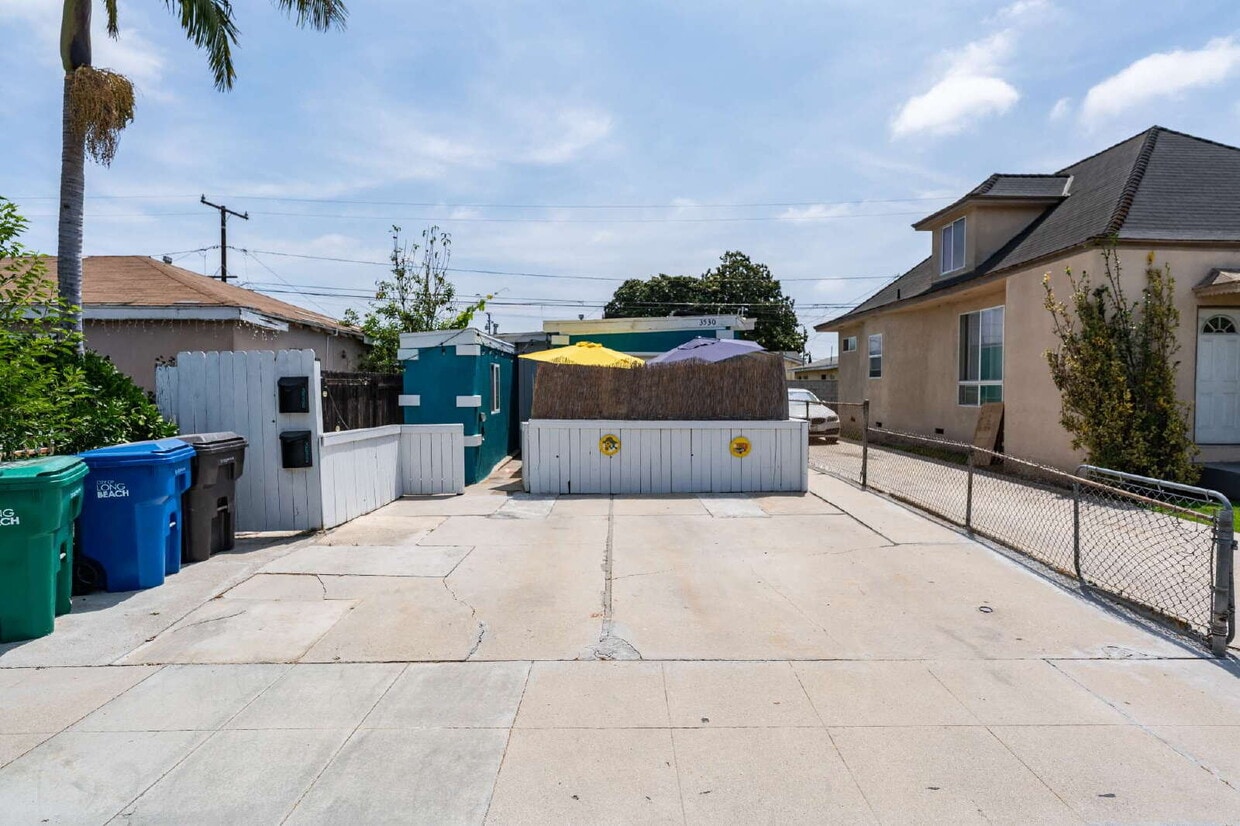 Fully Furnished Long Beach Retreat with Private Spa & Outdoor Entertaining Area - Fully Furnished Long Beach Retreat with Private Spa & Outdoor Entertaining Area