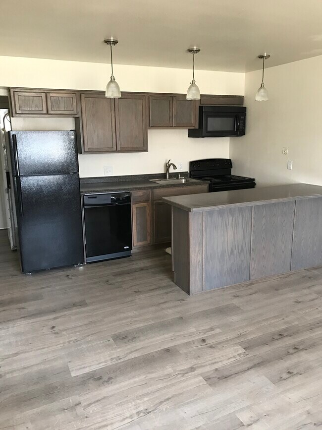 Building Photo - 604 Irish Dr