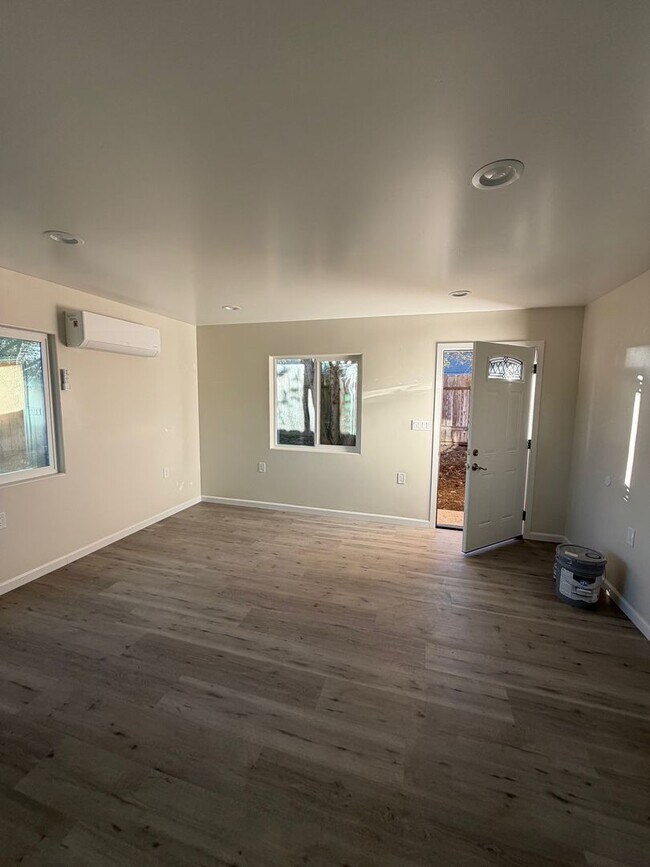 Building Photo - 267 Camp Ln