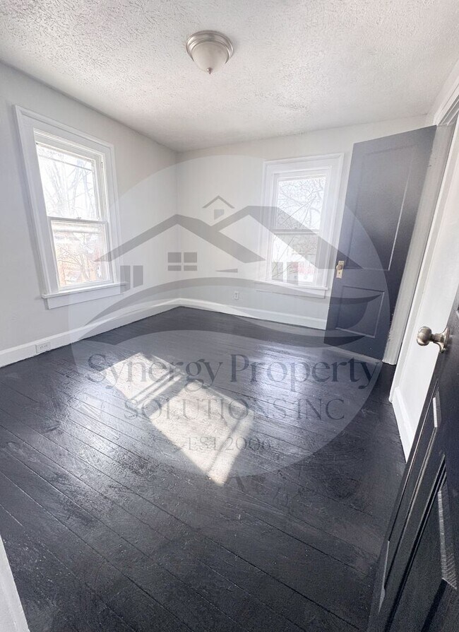 Foto del edificio - Available Now!