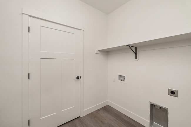 Building Photo - 5917 Little River Loop