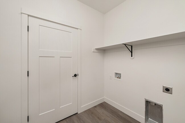 Foto del edificio - 5917 Little River Loop