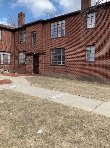 Primary Photo - 3284 W Boston Blvd