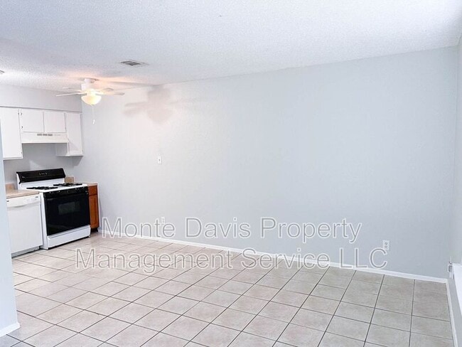 Building Photo - 1203 Southport Dr