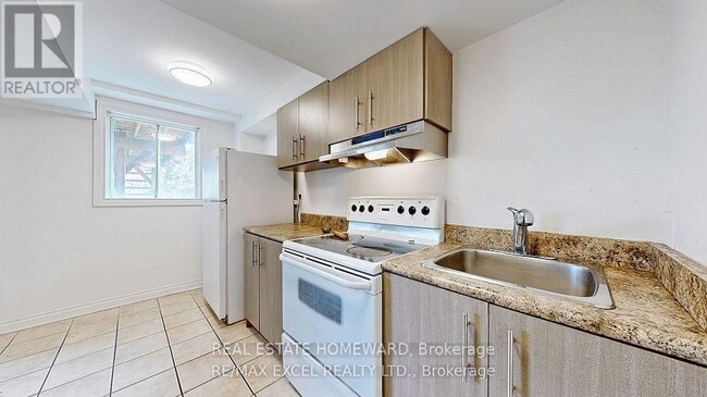 Building Photo - 117 Primeau Dr