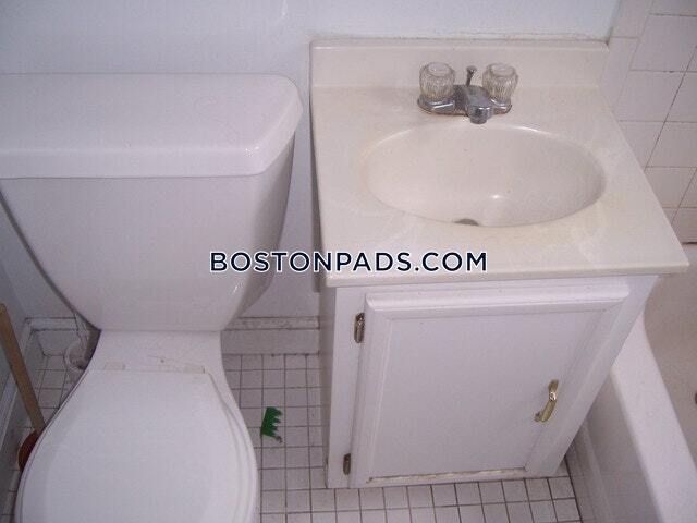 Building Photo - 1209 Boylston St
