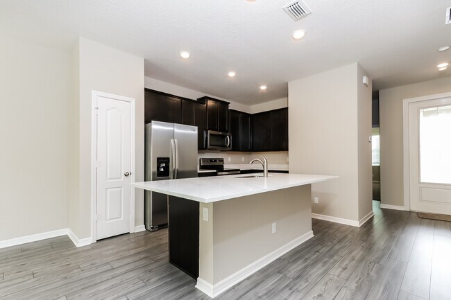 Building Photo - 5206 Jovial Ct, Fort Pierce, FL