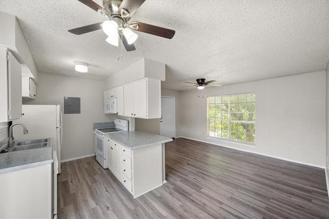 Building Photo - 8000 Cambridge Cir