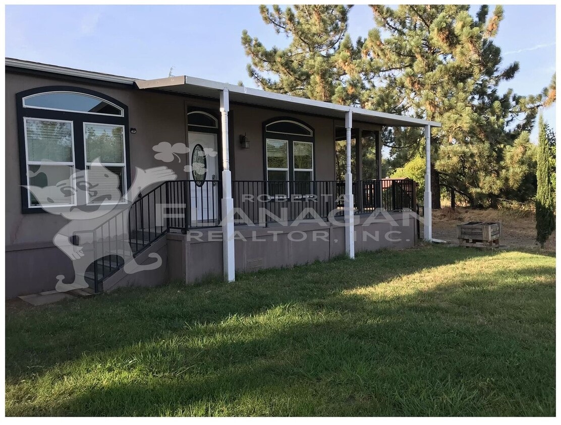 Primary Photo - 3 Bed 2 Bath