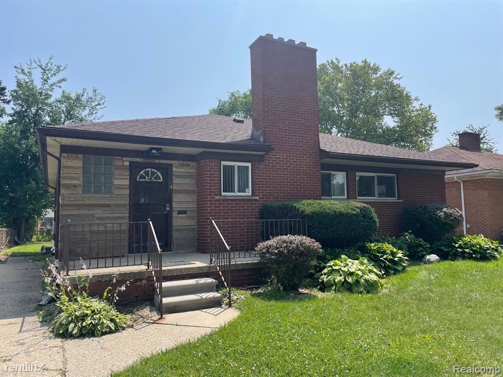 Primary Photo - 3 br, 2.5 bath House - 22170 Harding St