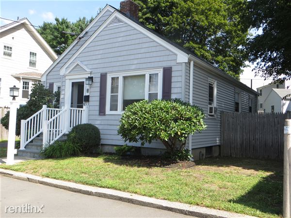 Building Photo - 17 Trevett Ave