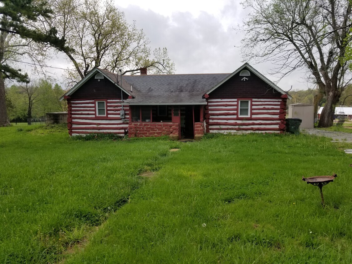 10077 Silver Springs Rd, Bonne Terre, MO 63628 House Rental in Bonne