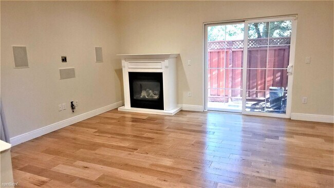 Building Photo - 3 br, 2.5 bath Condo - 2494 Westcliffe Lane 4