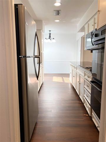 Foto del edificio - 3831 Crestpark Dr