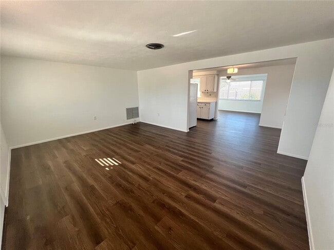 Building Photo - 5137 Cicero Dr